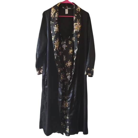 Petra Fashions Black Satin Robe And Nightgown Matching Set Vintage Med Lrg - Picture 1 of 8
